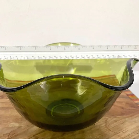 Vtg Avocado Green Tulip Rim Glass Bowl - Picture 3 of 9